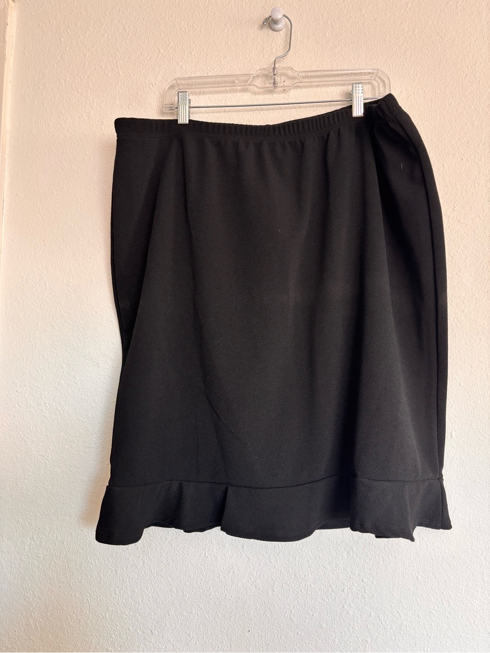 NWT SHEIN Curve Black Ruffle Hem Pencil Skirt | Women’s 6X (US 24) | Plus Size